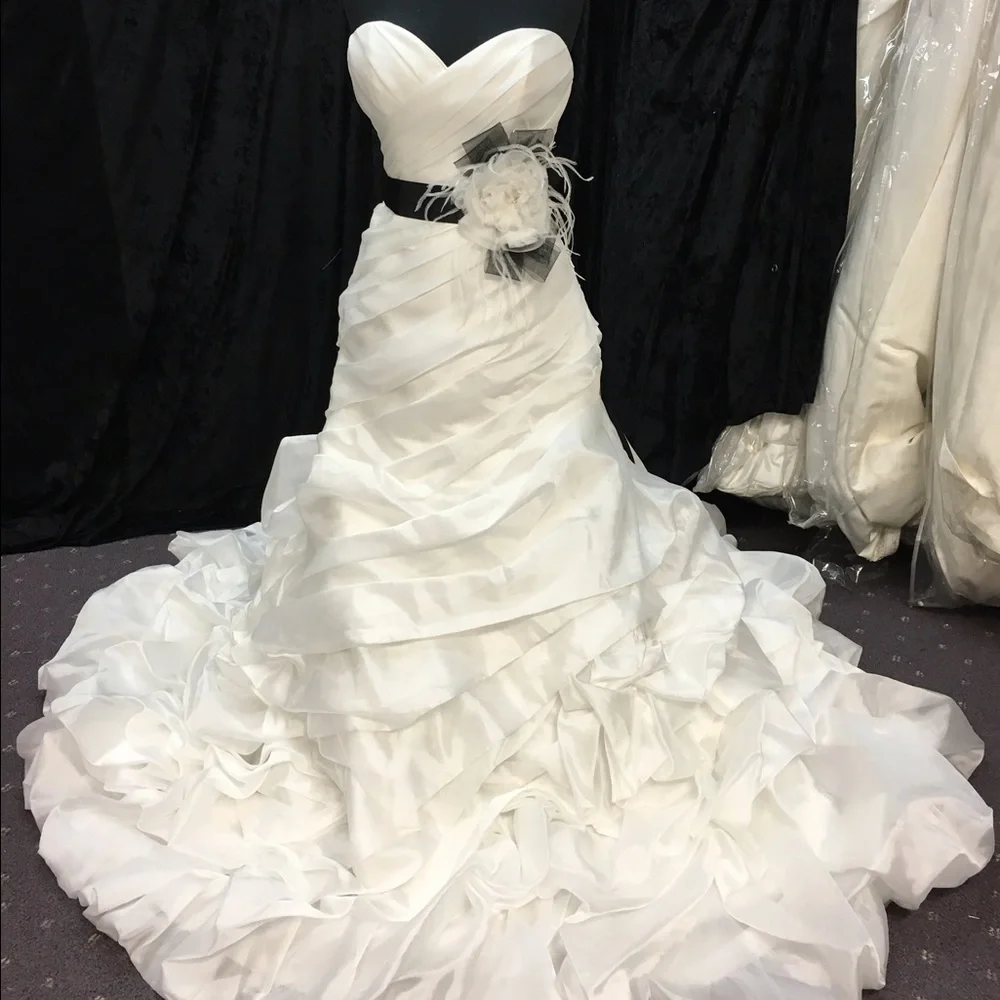 Taffida Wedding Gown - Picture 1 of 5